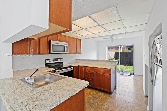 Building Photo - 15460 SW 82nd Ln