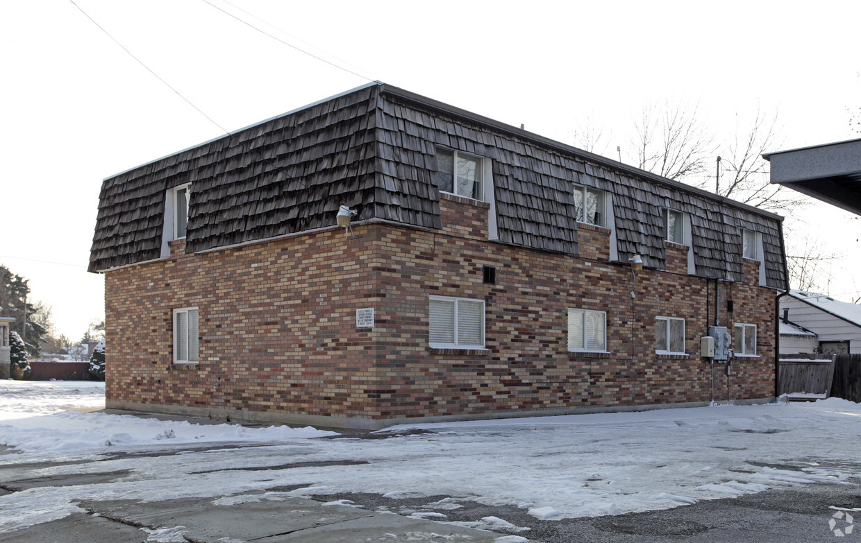 Building Photo - 397 E 2700 S