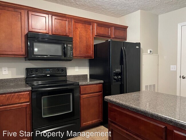 Foto del edificio - 2 br, 2.5 bath House - 4832 Laura Jeanne Blvd