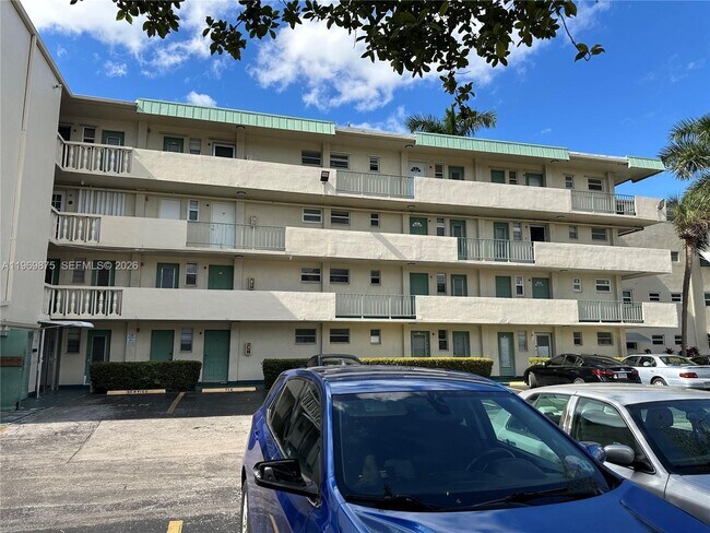 Building Photo - 1333 E Hallandale Beach Blvd