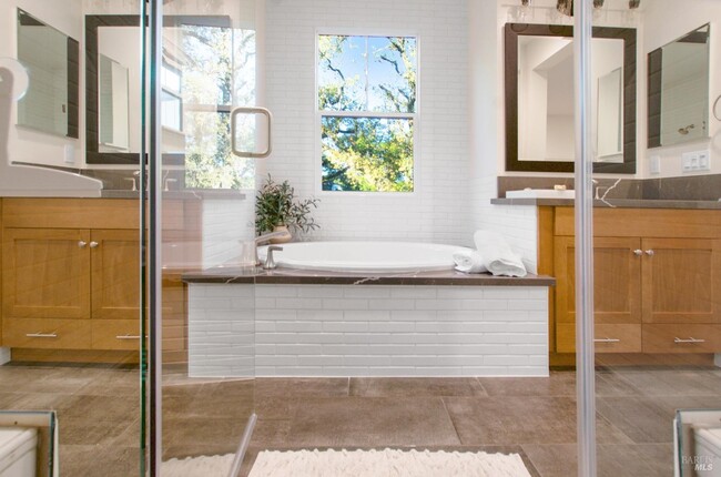 Foto del edificio - 1605 Winding Creek Way