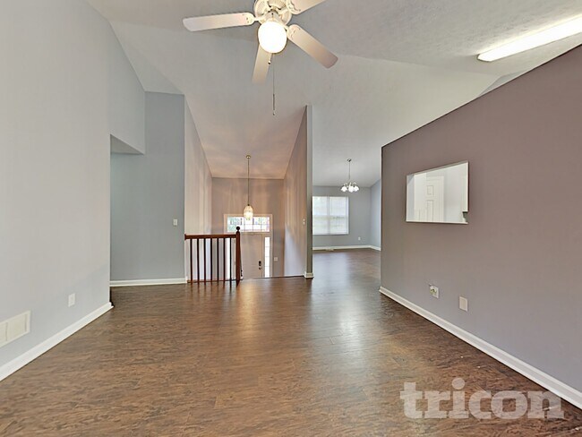 Building Photo - 2331 Sandspring Dr SW