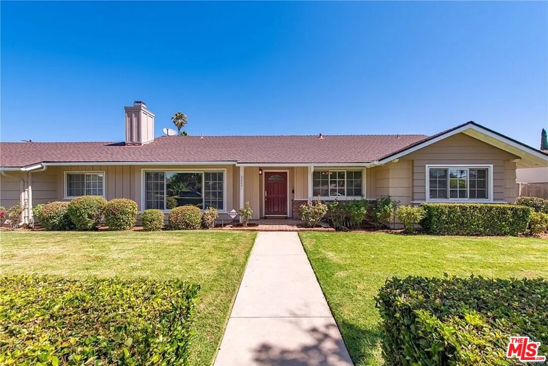 Foto principal - 22231 Vanowen St