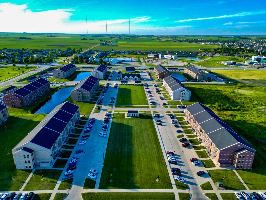 Primary Photo - Brick Towne at Piper