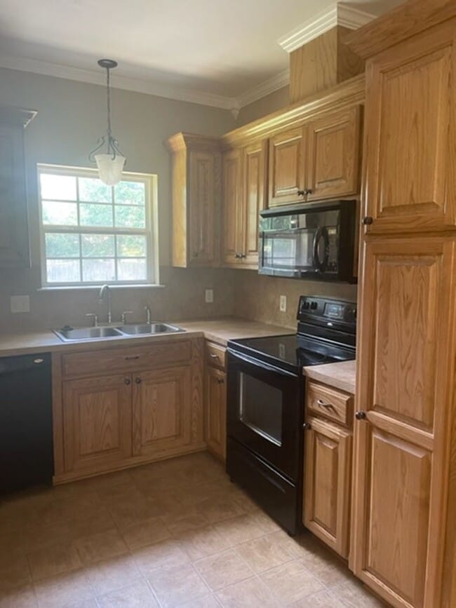 Building Photo - 3/2/2 PTISD