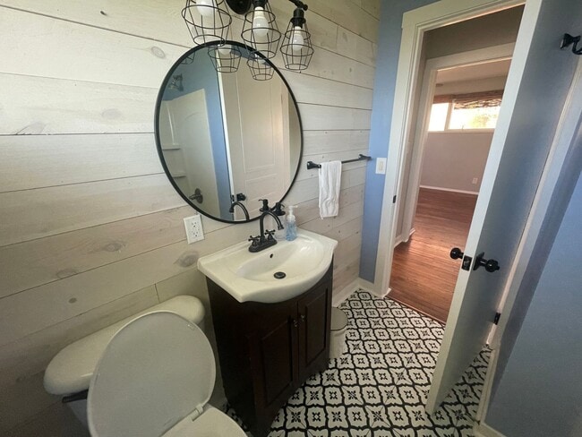 Foto del edificio - Updated 3 Bedroom 1 Bathroom Home