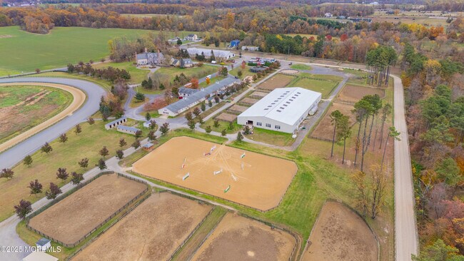 Foto del edificio - 52 Hill Rd