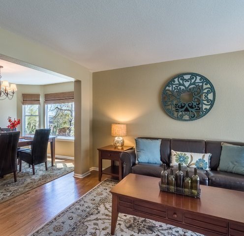 Building Photo - Spectacular 5 Bedroom Home in Rock Creek
