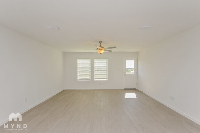Building Photo - 2712 Mistwood Dr