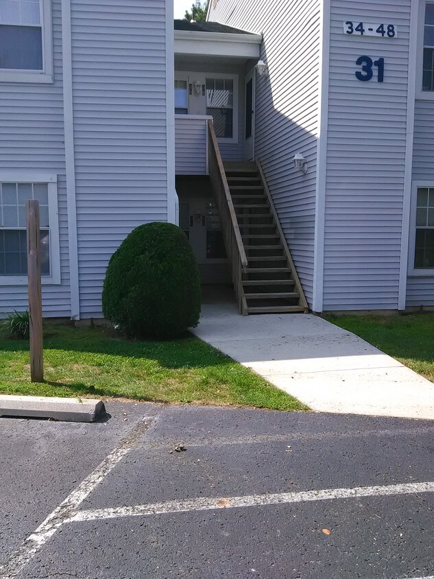 Primary Photo - 215 Meadow Ridge Rd