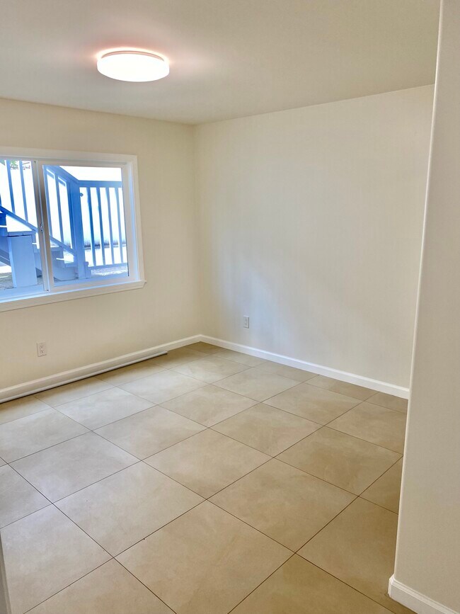 Building Photo - 2117 Palolo Ave