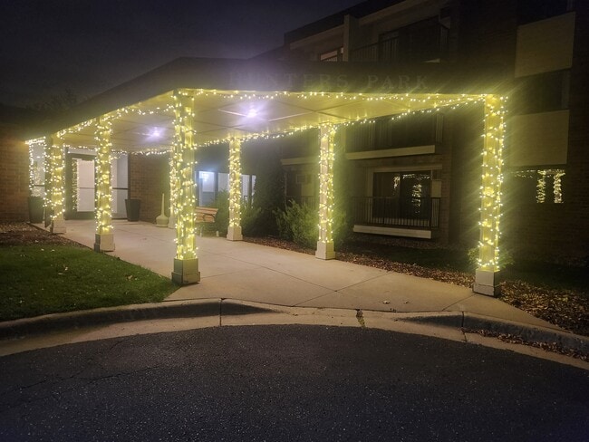 Building Photo - 4 Pine Tree Dr