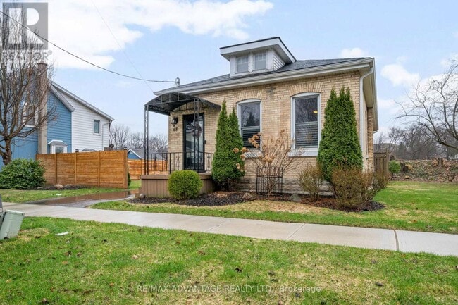 Building Photo - 68 Cavendish Crescent