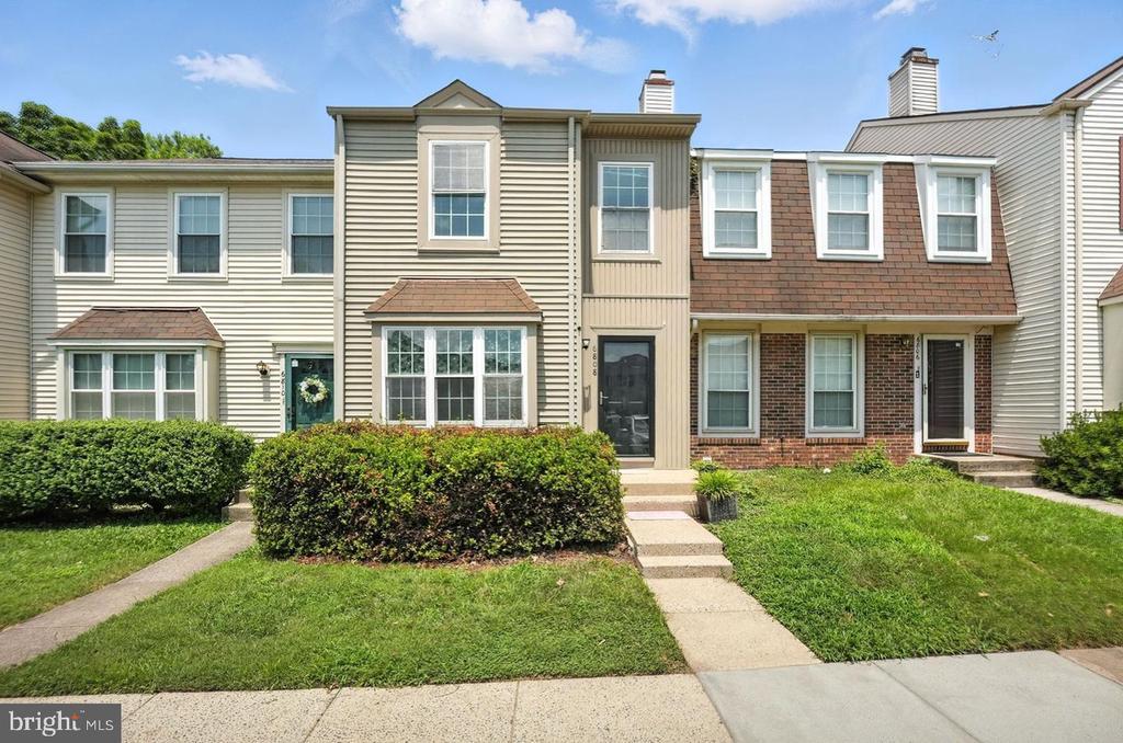 Foto principal - 6808 Cottingham Ln