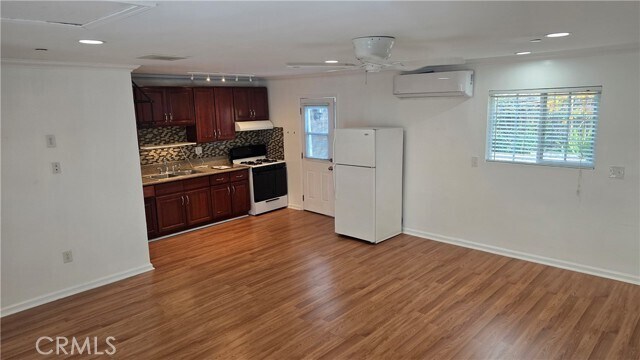 Foto del edificio - 6179 Oak Crest Way