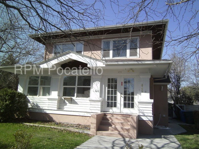 Primary Photo - 655 S 6th Ave