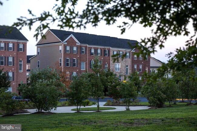 Foto del edificio - 2456 Eastbourne Dr