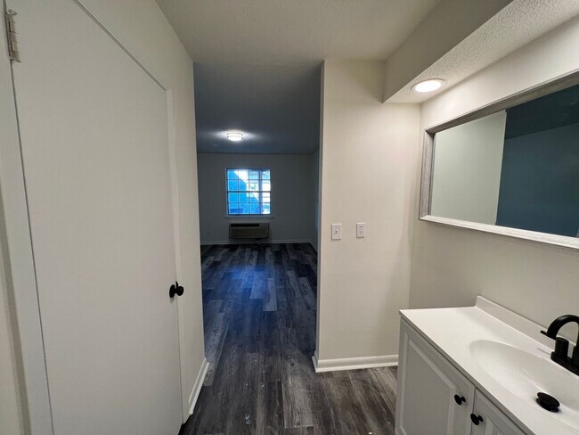 Foto del edificio - 2845 Dayton Blvd