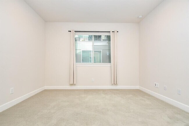Building Photo - 339 Eado Park Cir
