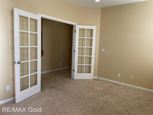 Building Photo - 4 br, 2.5 bath House - 595 Connemaras Court