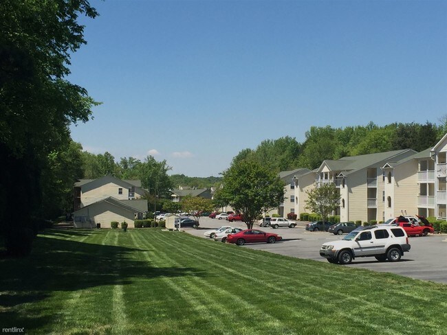 Foto del edificio - 1100 Ray Suggs Pl NW