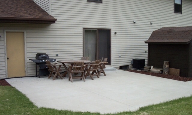 Back patio - 1007 E Elm Dr