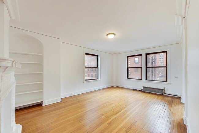 Building Photo - 1765 E 55th St