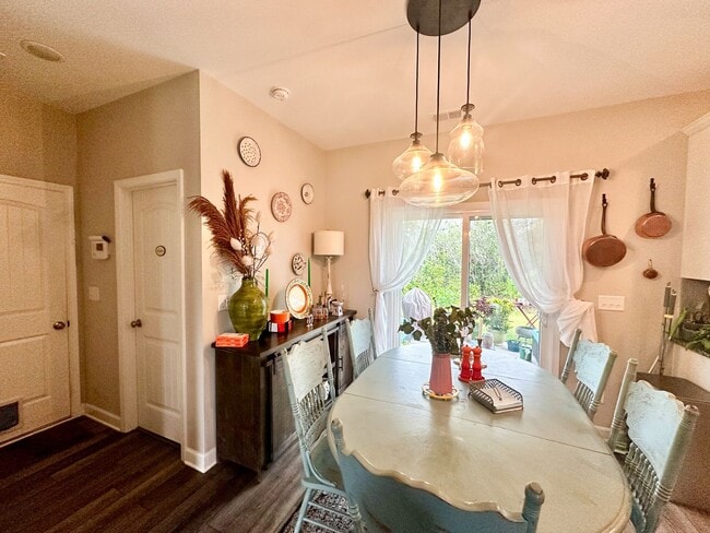 Building Photo - 3016 Goldenaster Ct