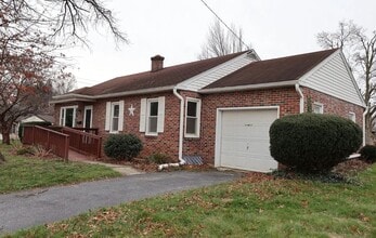 Building Photo - 202 N Grant St