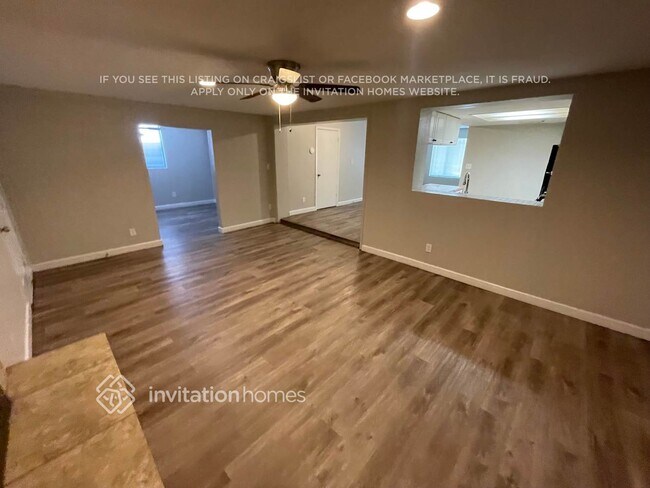 Building Photo - 3068 N 87th Ave