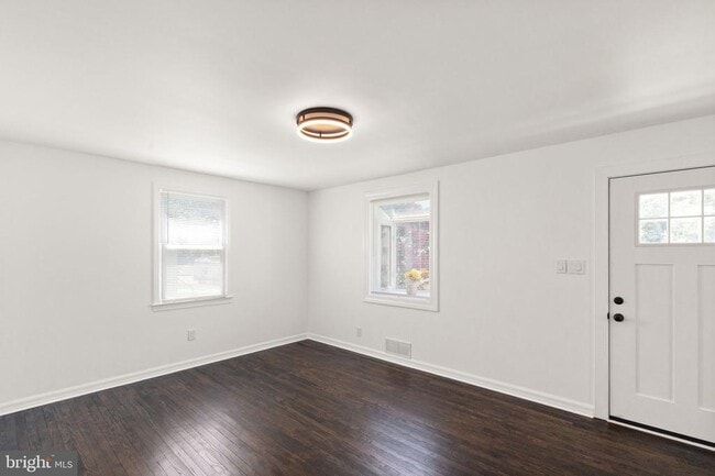 Building Photo - 8723 Lackawanna Ave