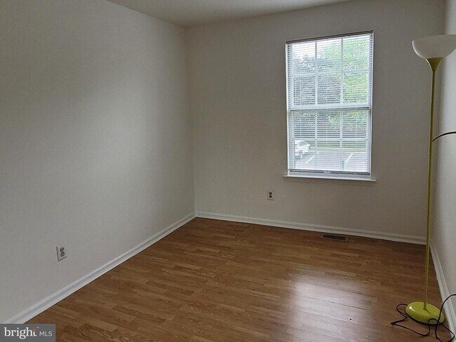 Building Photo - 621 Palmer Ln