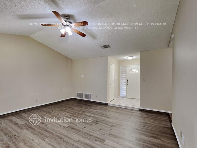 Foto del edificio - 305 Iberis Dr