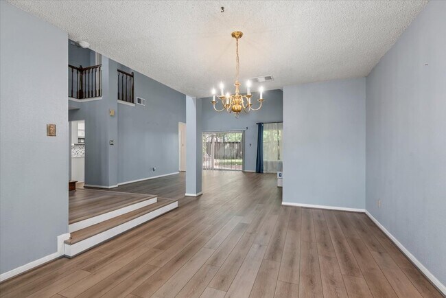 Building Photo - 13022 Hollow Brook Dr