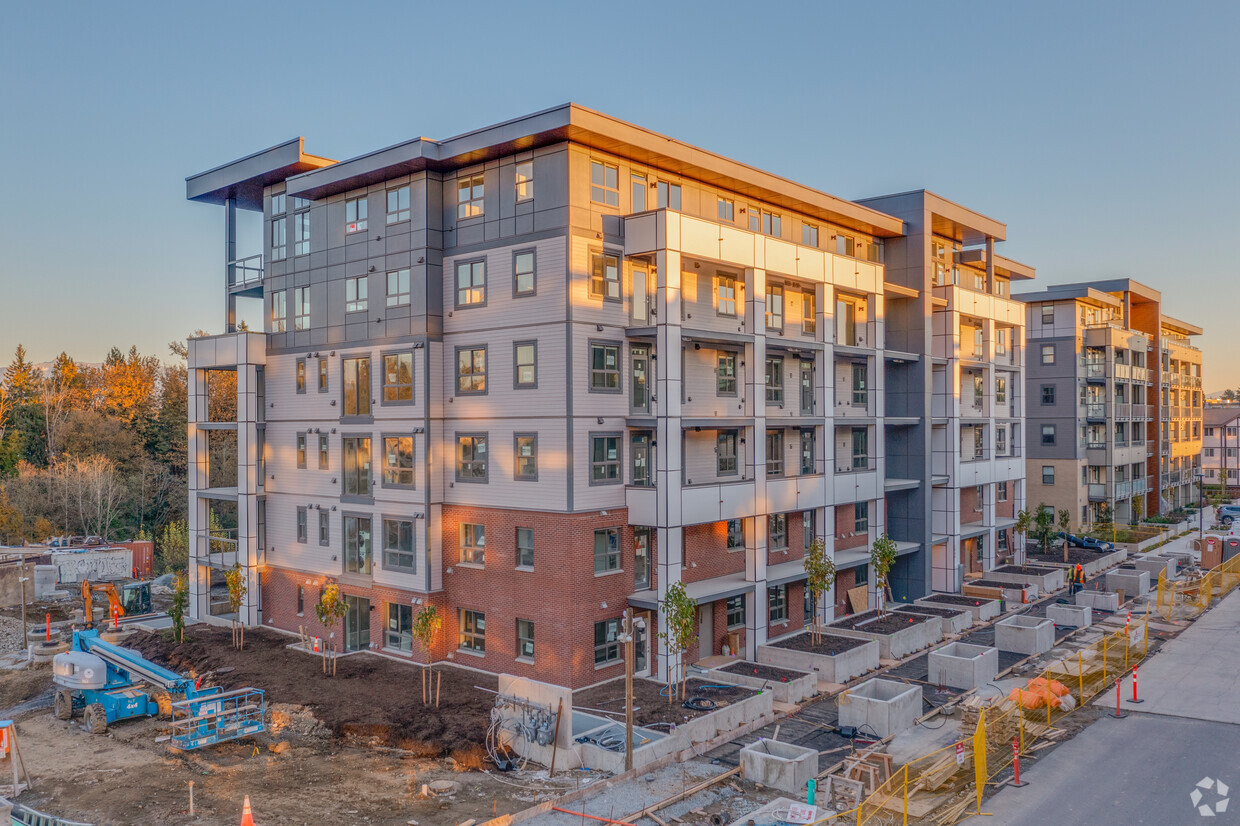 Primary Photo - Bldg 9