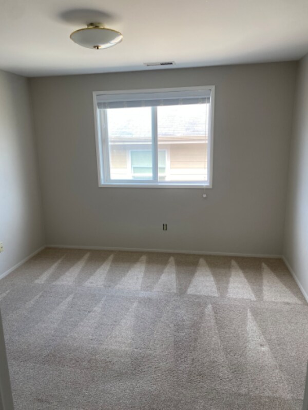 3810 Hoyt Ave Unit C, Everett, WA 98201 Condo for Rent in Everett, WA