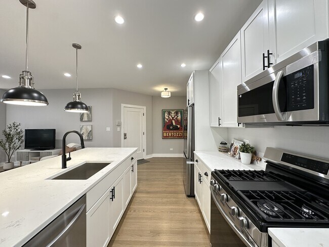 Foto del edificio - 2641 W Carmen Ave