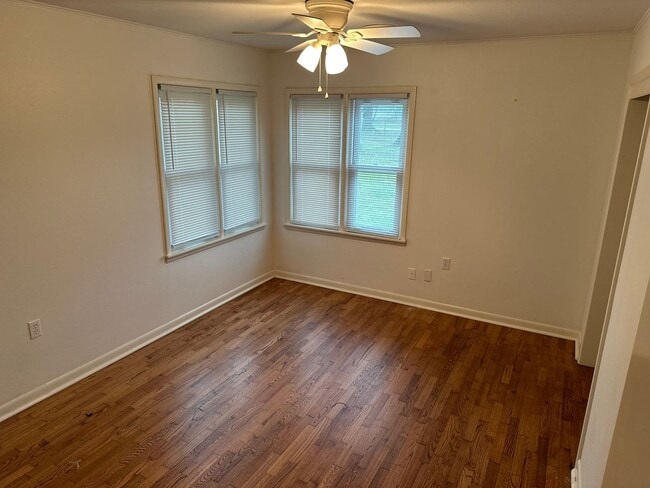 Building Photo - Available Now! 2-Bedroom, 1-Bathroom Home....