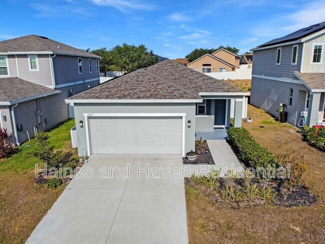 Building Photo - 1229 Forest Gate Cir