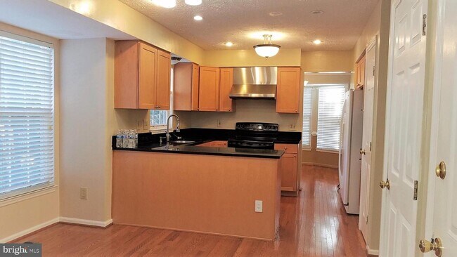 Foto del edificio - 64 Spring Lake Dr