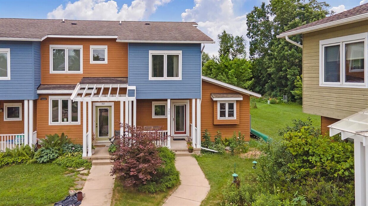 Foto principal - 500 Little Lake Dr