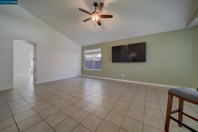 Building Photo - 4912 Cache Peak Dr