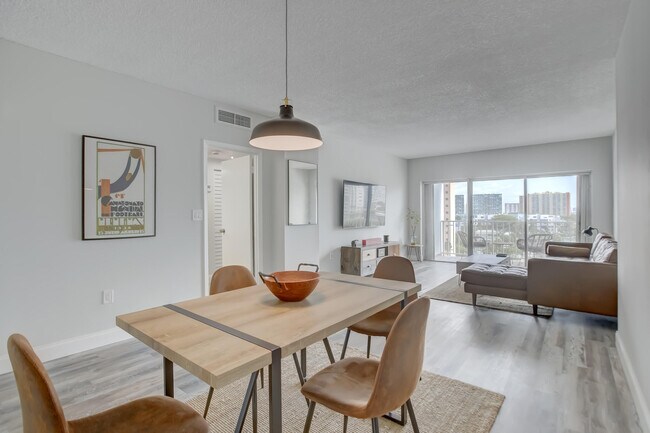 Foto del edificio - 500 Bayview Dr