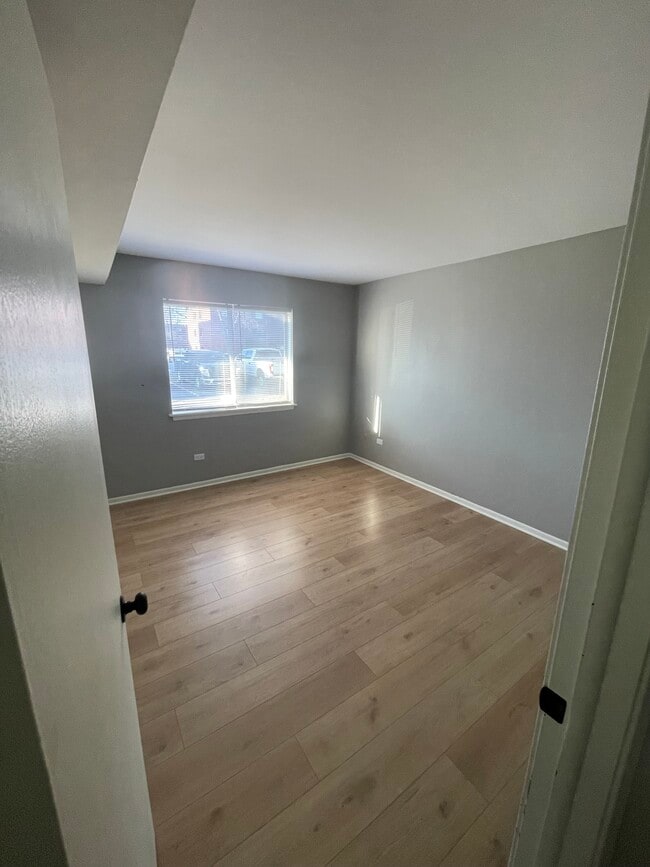 Fotografía del edificio - 1705 W Mansard Ln