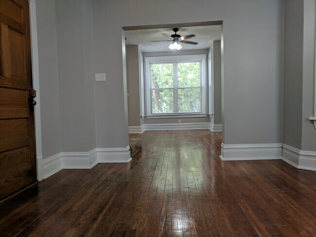 Dining Room - 1923 W Addison St