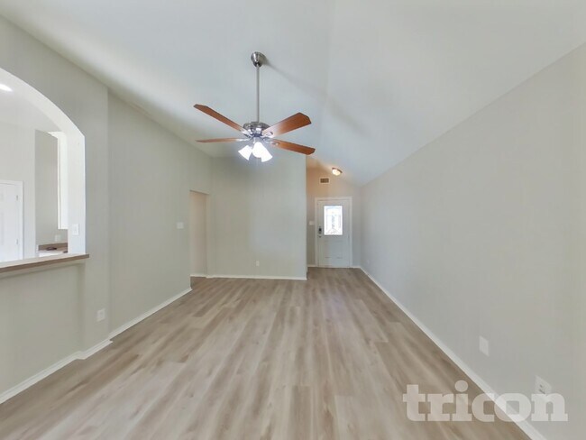 Building Photo - 113 Galloping Trail