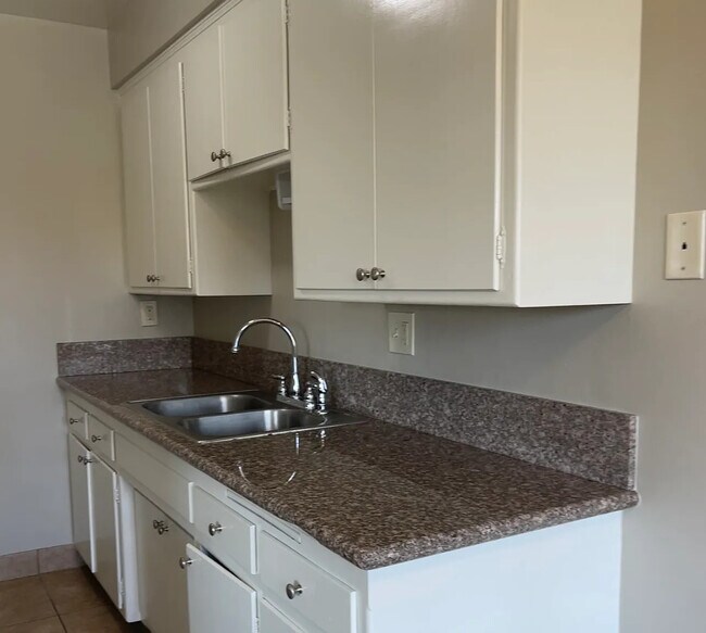 Cocina - Green Oaks Apartments, LLC.
