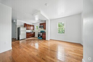 Building Photo - 14 Yankee Pl