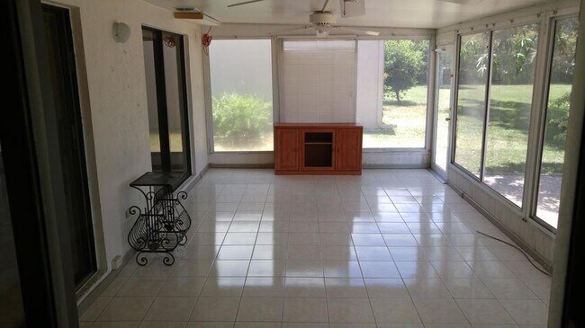 Foto del edificio - 5 E Chesterfield Dr