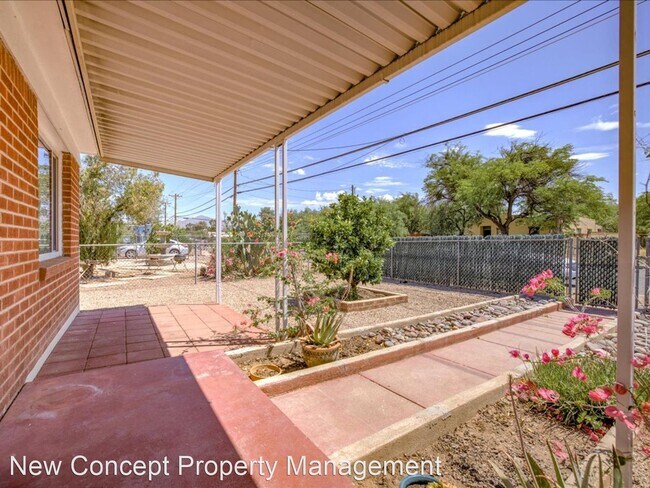 Building Photo - 2 br, 1 bath House - 3351 N Los Altos Ave.
